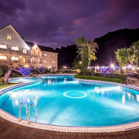 We Resort Sun Moon Lake Exterior photo