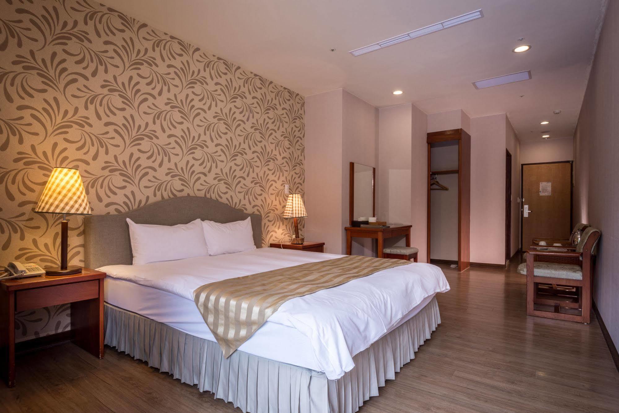 We Resort Sun Moon Lake Exterior photo